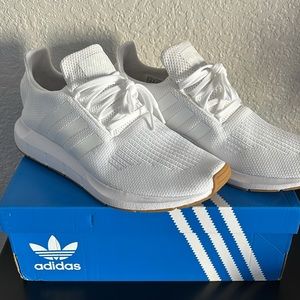 Men’s Adidas Swift Run Shoe Size 11 US